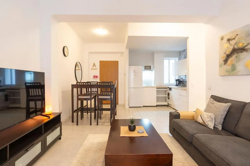 3 Bedroom Flat In Historic Centre Malaga