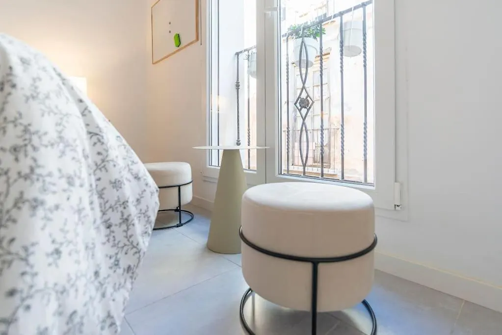 3 Bedroom Flat In Historic Centre مالقة شقة