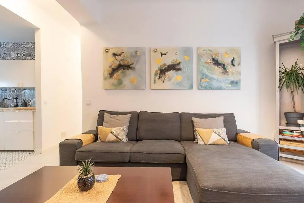 3 Bedroom Flat In Historic Centre مالقة شقة